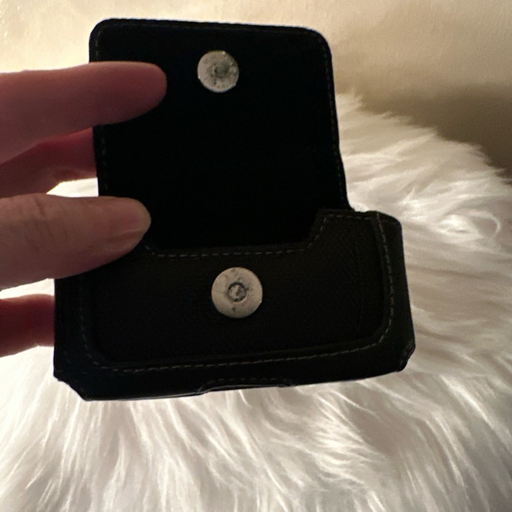 Samsung Jitterbug Leather snap shut phone case with belt hook. Slightly used